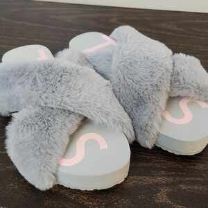 Toms Susie Faux Fur Slip on Slippers/Slides Gray Fluffy Women’s Size 7